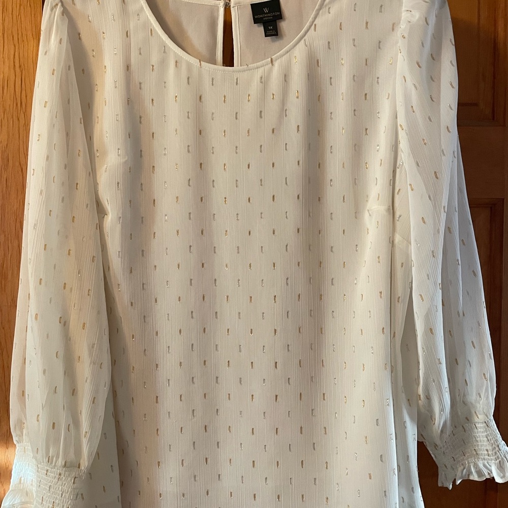 elegant Worthington blouse, cream with gold and silver thread accents.